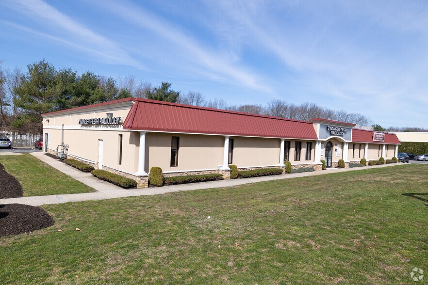 220 Belle Mead Rd, Setauket, NY à vendre - Photo du bâtiment - Image 3 de 10