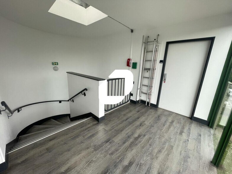Flex in Viry Chatillon for sale - Interior Photo - Image 2 of 11