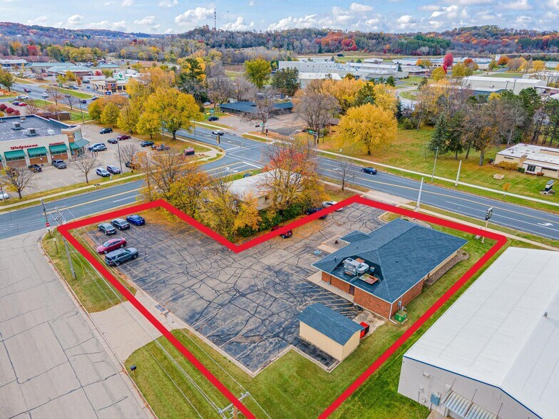 715 N Main St, River Falls, WI à vendre - Photo du bâtiment - Image 1 de 7