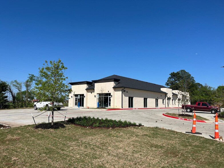 501 Pine Ridge st, Aubrey, TX à louer - Photo du bâtiment - Image 3 de 4