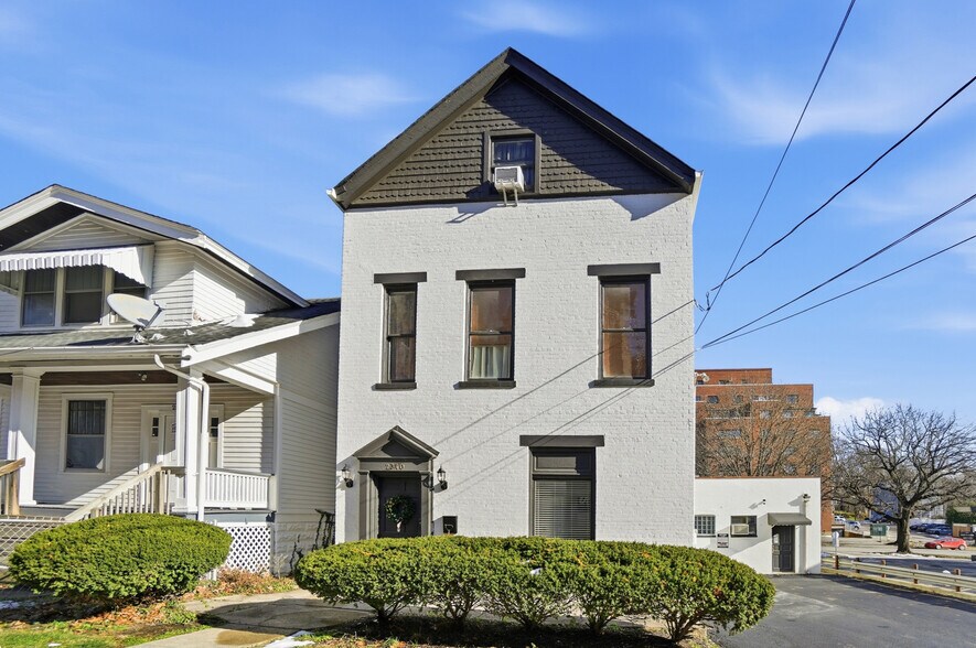 2337 Victory Pky, Cincinnati, OH à vendre - Photo du bâtiment - Image 3 de 49