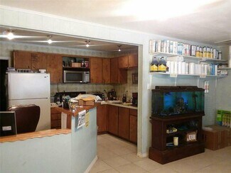 Plus de détails pour 1819 S Chestnut St, Lampasas, TX - Commerce de détail à vendre