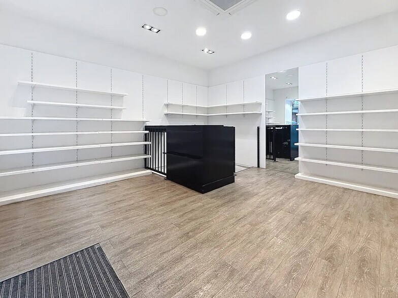 Commerce de détail dans Paris à vendre - Photo du bâtiment - Image 3 de 17