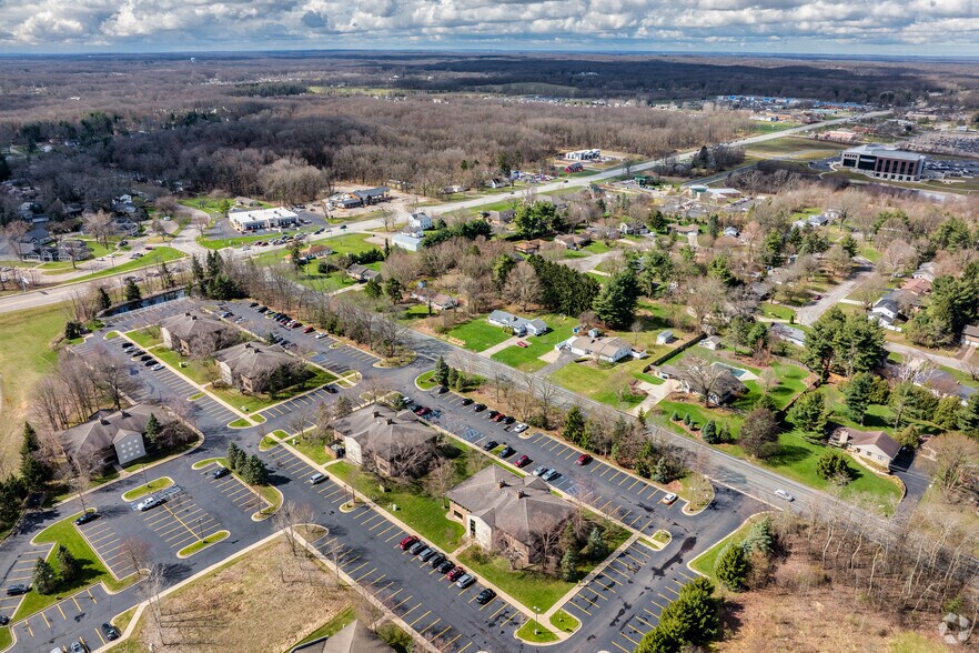 1090 N 10th St, Kalamazoo, MI à louer - Photo du bâtiment - Image 2 de 4