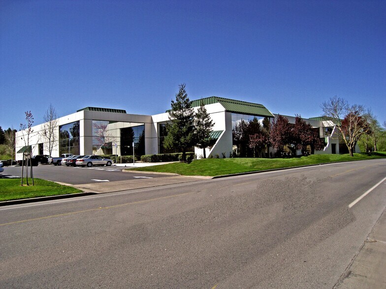 1129 Industrial Ave, Petaluma, CA à vendre - Photo du bâtiment - Image 2 de 21
