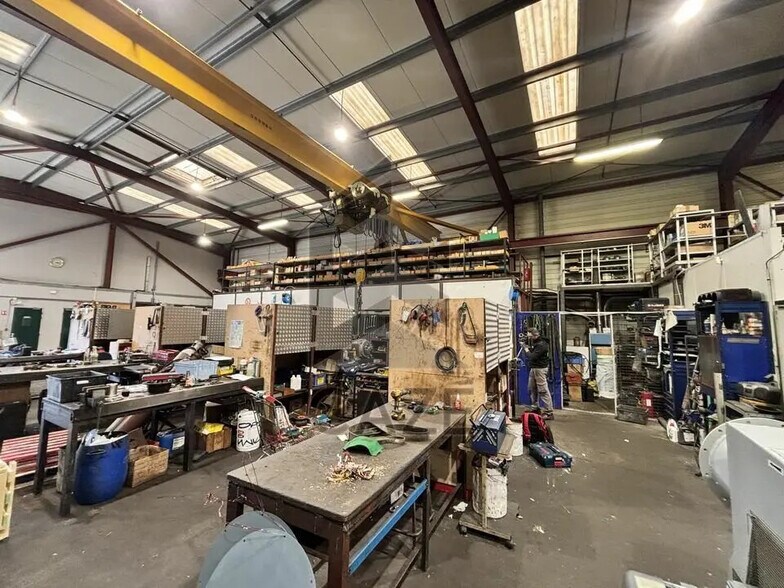 Office in Bordeaux for lease - Interior Photo - Image 1 of 6