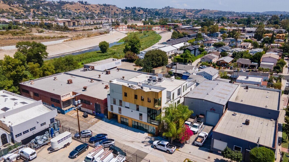 2410-2412 Eads St, Los Angeles, CA à louer - Photo du bâtiment - Image 3 de 6