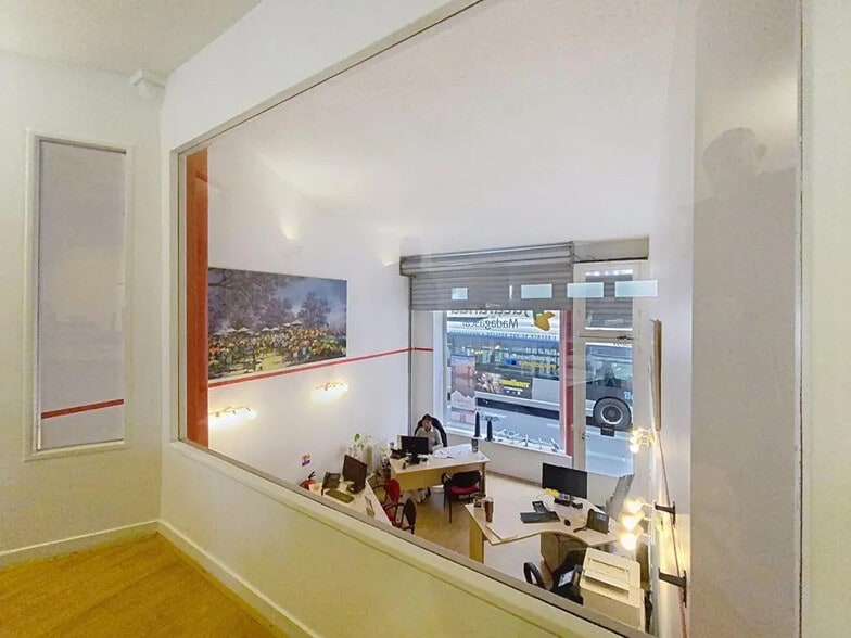 Commerce de détail dans Paris à vendre - Photo intérieure - Image 2 de 4