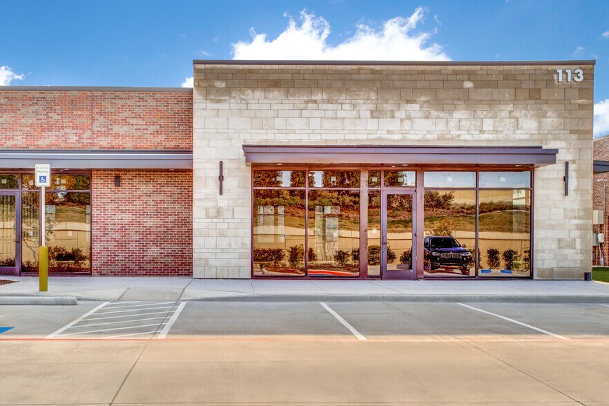 113 E State Highway 121, Coppell, TX à louer - Photo du bâtiment - Image 3 de 49
