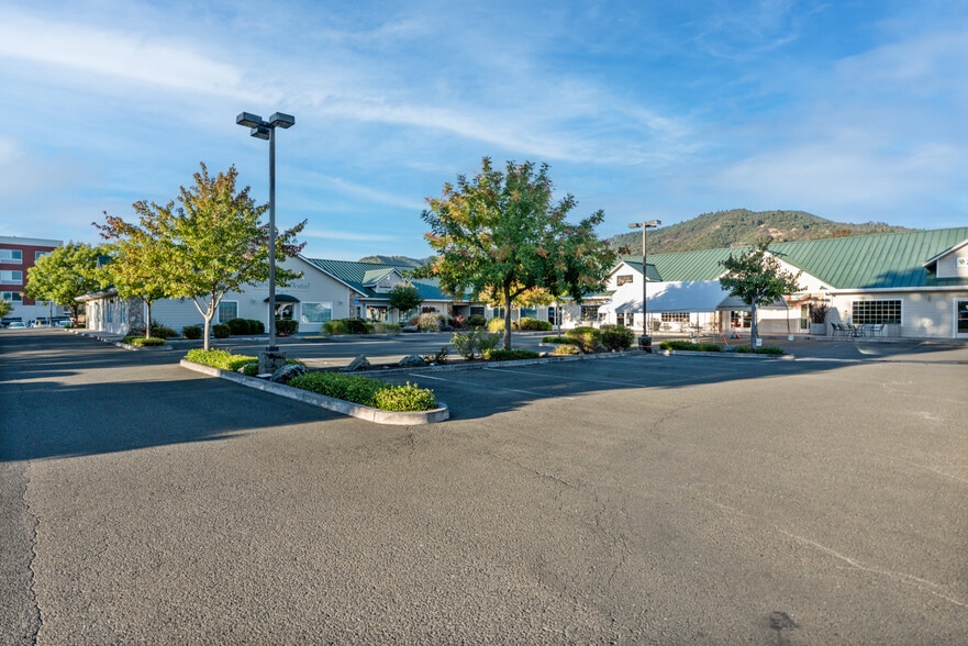 1252 Airport Park Blvd, Ukiah, CA for lease - Building Photo - Image 1 of 14