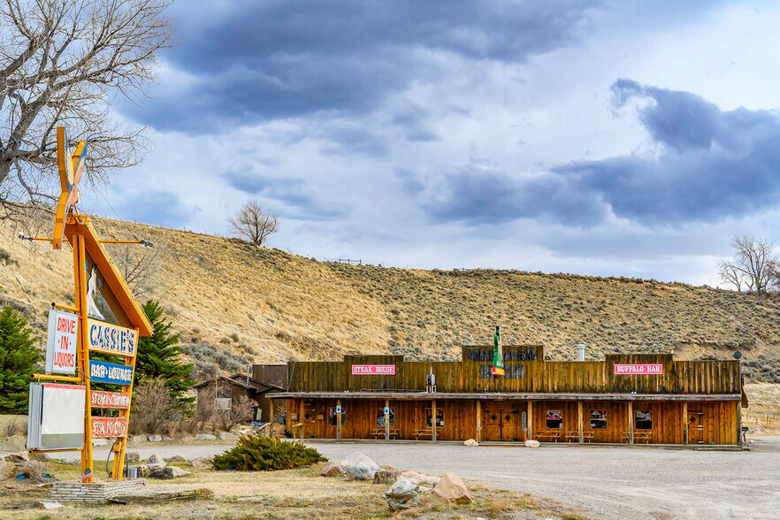 214 Yellowstone Ave, Cody, WY à vendre - Photo du bâtiment - Image 2 de 58