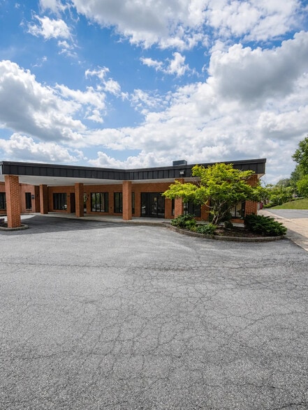 235 Mill St, Hagerstown, MD for sale - Building Photo - Image 3 of 4