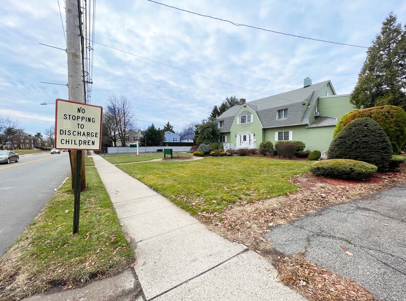 439 Maywood Ave, Maywood, NJ à vendre - Photo principale - Image 1 de 1