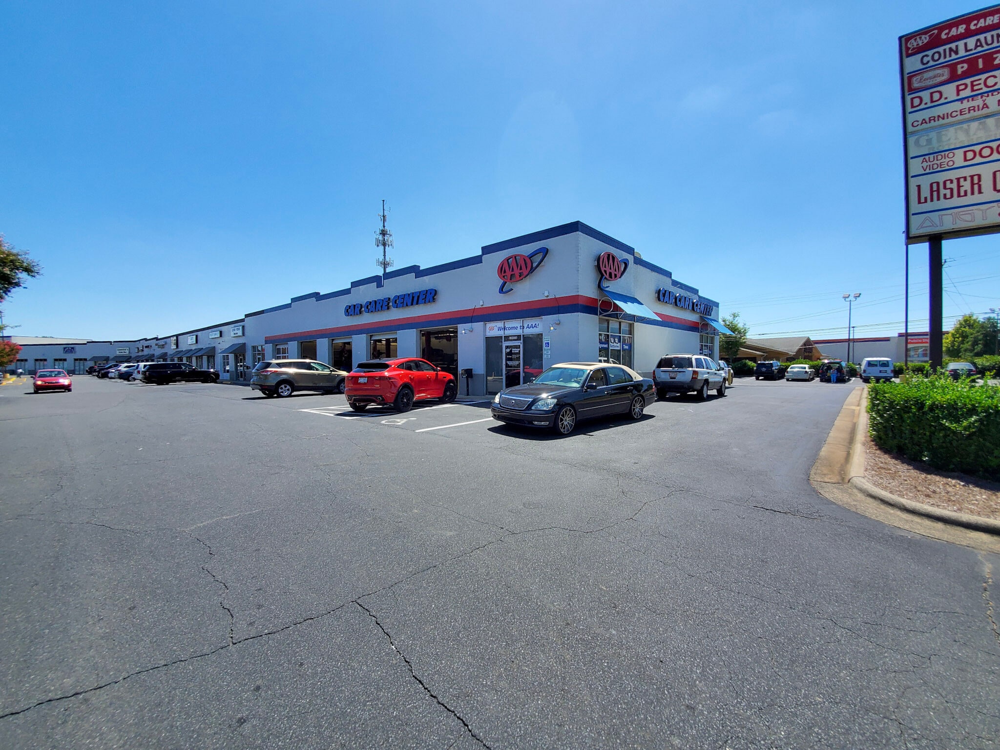 10403 Park Rd, Charlotte, NC for lease Building Photo- Image 1 of 12