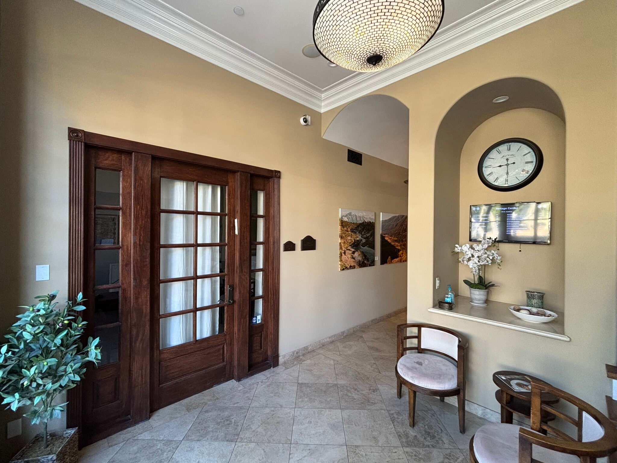 116 S Catalina Ave, Redondo Beach, CA for lease Interior Photo- Image 1 of 2
