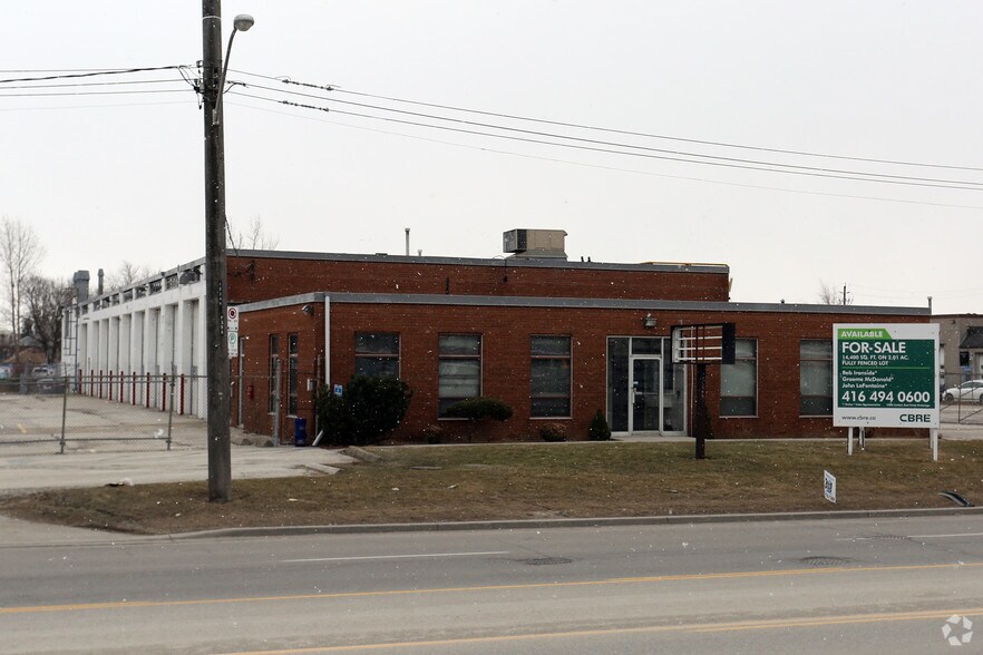 39 Comstock Rd, Toronto, ON à vendre - Photo principale - Image 1 de 1