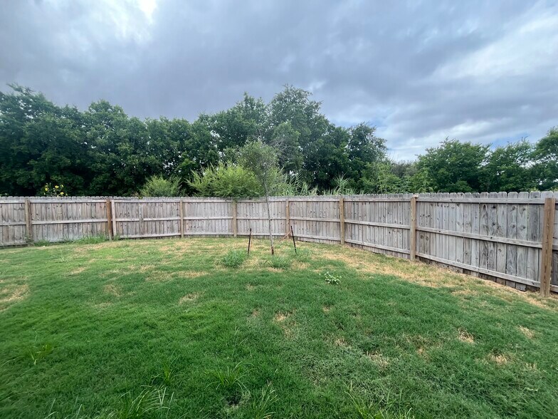 6306 Luglio Ln, San Antonio, TX à vendre - Photo du bâtiment - Image 2 de 37