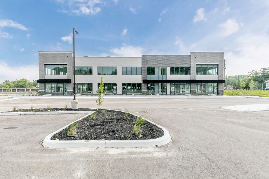 670 Balm Beach Rd E, Midland, ON for lease - Building Photo - Image 2 of 34