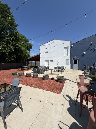 Plus de détails pour 92 E Michigan Ave, Galesburg, MI - Commerce de détail à vendre