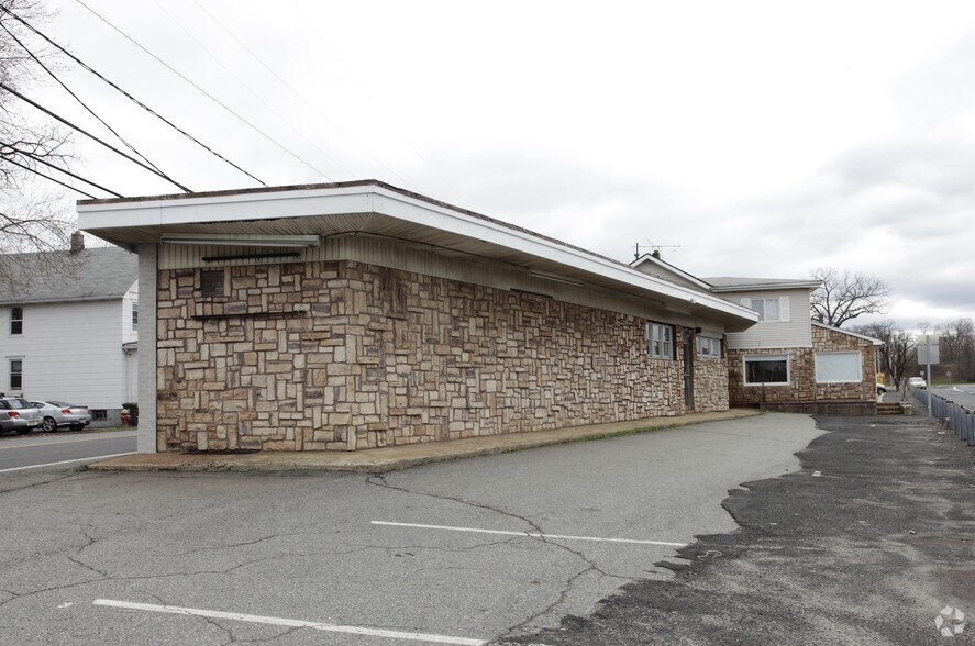 65 Old Matawan Rd, Old Bridge, NJ à vendre - Photo du bâtiment - Image 3 de 6