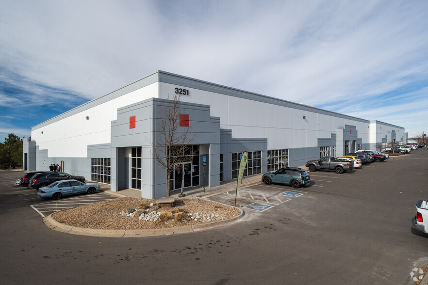 3251 Lewiston St, Aurora, CO for lease - Primary Photo - Image 1 of 6