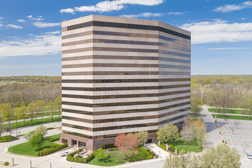 9401 Indian Creek Pky, Overland Park, KS à louer - Photo du bâtiment - Image 1 de 11