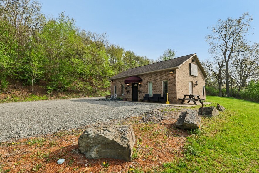 30 Terrace Ave, Leechburg, PA à vendre - Photo du bâtiment - Image 3 de 30