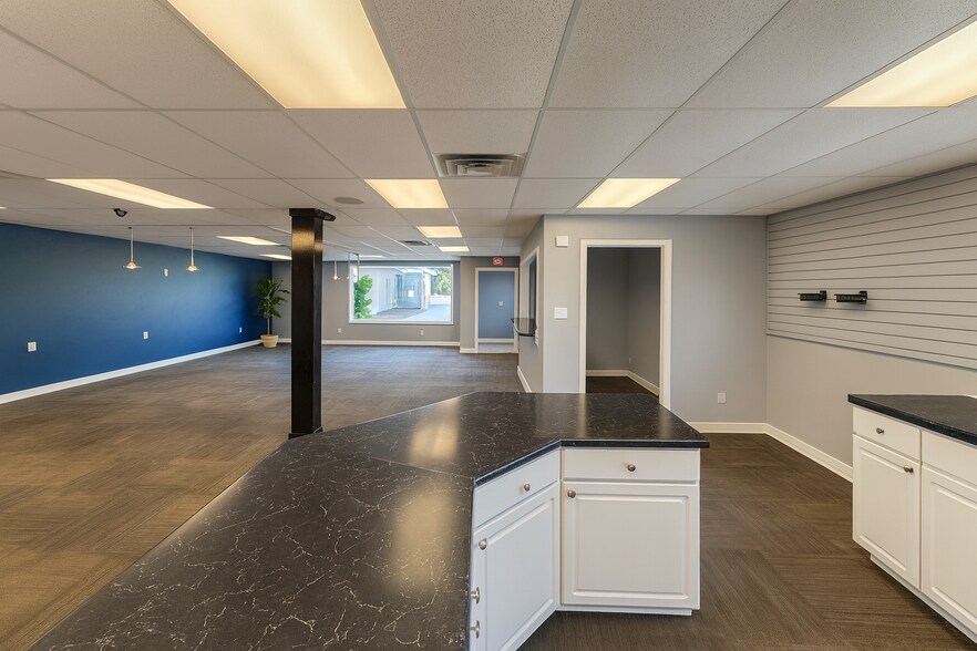 2257 Oneida St, Green Bay, WI à louer - Photo du bâtiment - Image 2 de 9