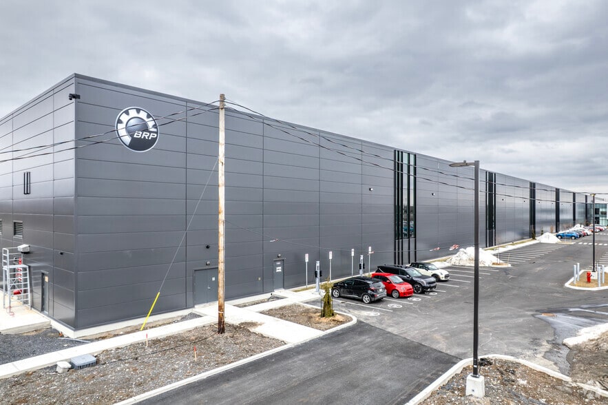 1500 Ch De Service, Saint-Philippe, QC à louer - Photo du bâtiment - Image 3 de 6