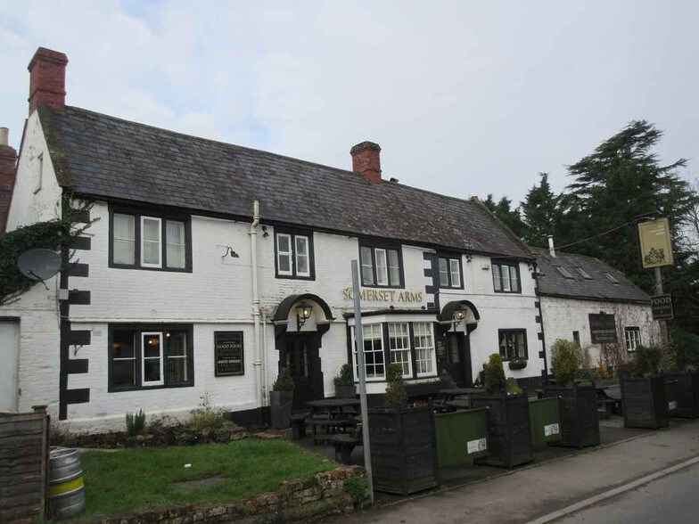High St, Semington à vendre - Photo du bâtiment - Image 3 de 11