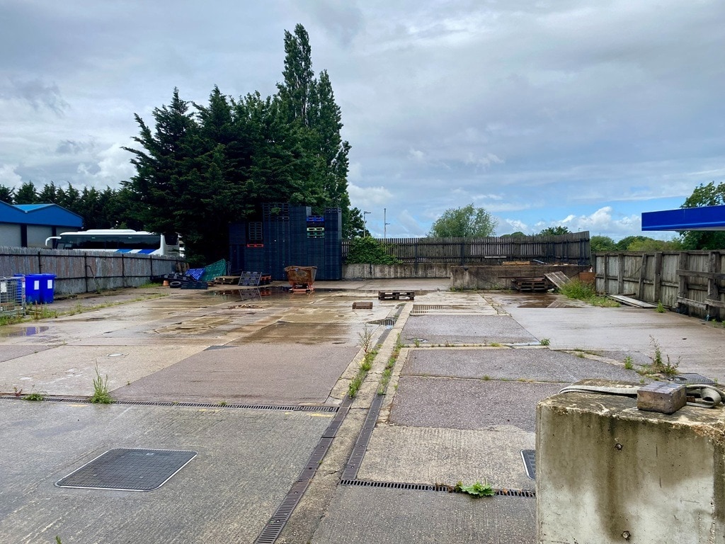 Storage Yard at Worcester Rd, Evesham for lease Primary Photo- Image 1 of 4