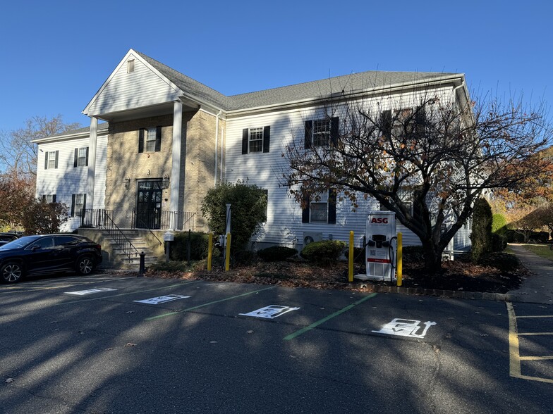 670 N Beers Bldg 3 St, Holmdel, NJ for sale - Building Photo - Image 1 of 14