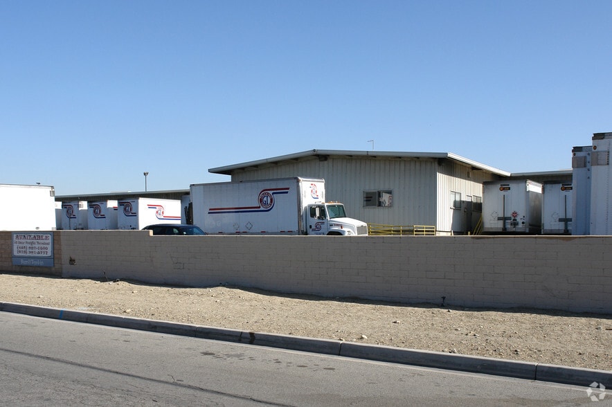 10891 Almond Ave, Fontana, CA for lease - Building Photo - Image 3 of 5