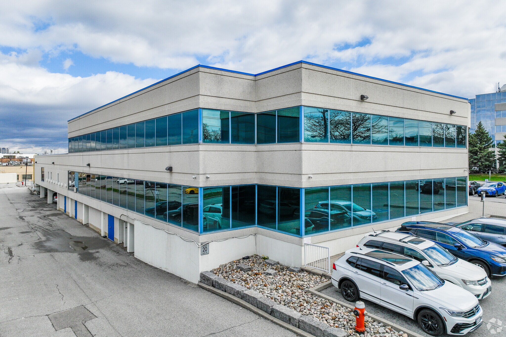2770 14th Ave, Markham, ON à louer Photo du bâtiment- Image 1 de 22