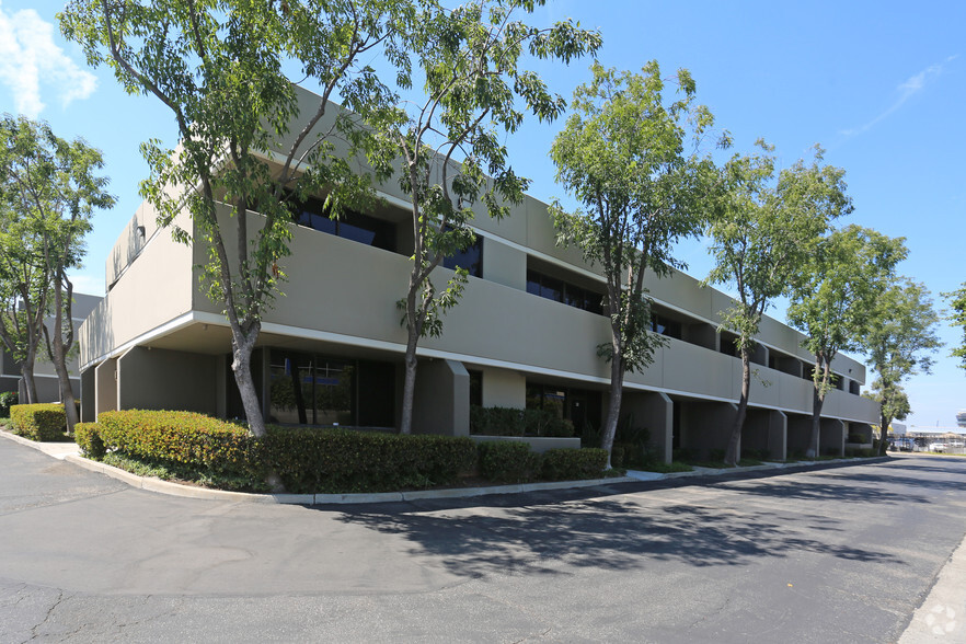 3100 Airway Ave, Costa Mesa, CA for lease - Primary Photo - Image 1 of 2