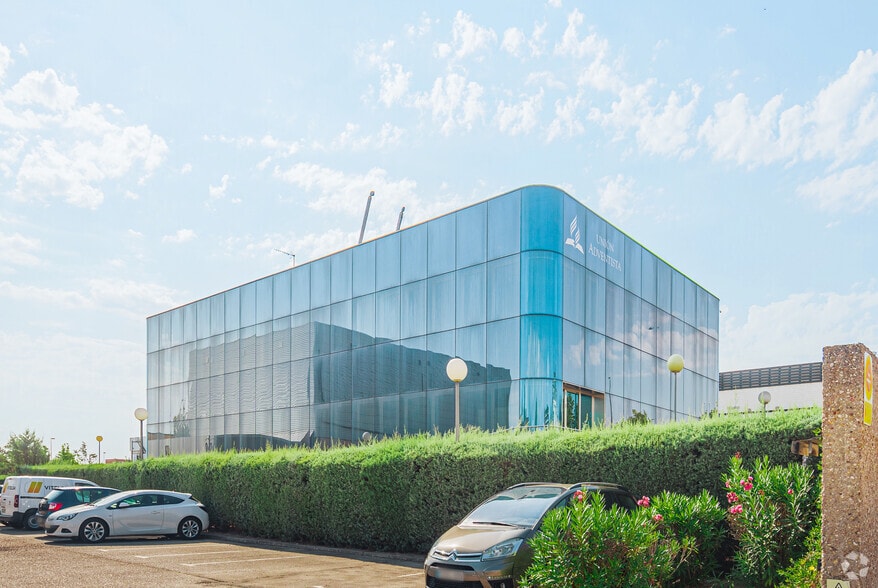 Office in Pozuelo de Alarcón, Madrid for sale - Building Photo - Image 2 of 4