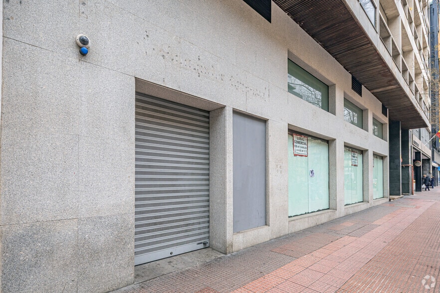 Office/Retail in Madrid, Madrid for lease - Building Photo - Image 1 of 5