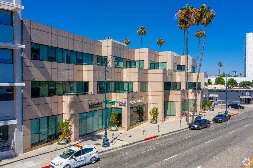 8641 Wilshire Blvd, Beverly Hills, CA à louer - Photo du bâtiment - Image 3 de 5