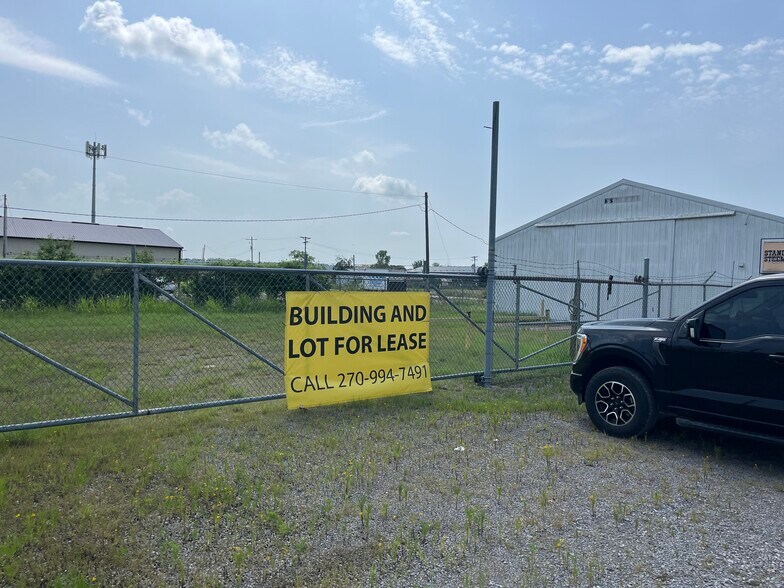 3240 Nash Rd, Scott City, MO à louer - Photo du bâtiment - Image 1 de 8