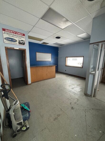 1740 E College Dr, Marshall, MN à louer - Photo intérieure - Image 2 de 11