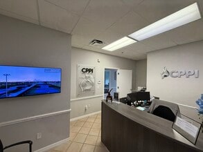8200 College Pky, Fort Myers, FL for lease Interior Photo- Image 1 of 6