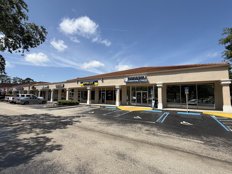 1425 W Granada Blvd, Ormond Beach, FL à louer - Photo du bâtiment - Image 2 de 2