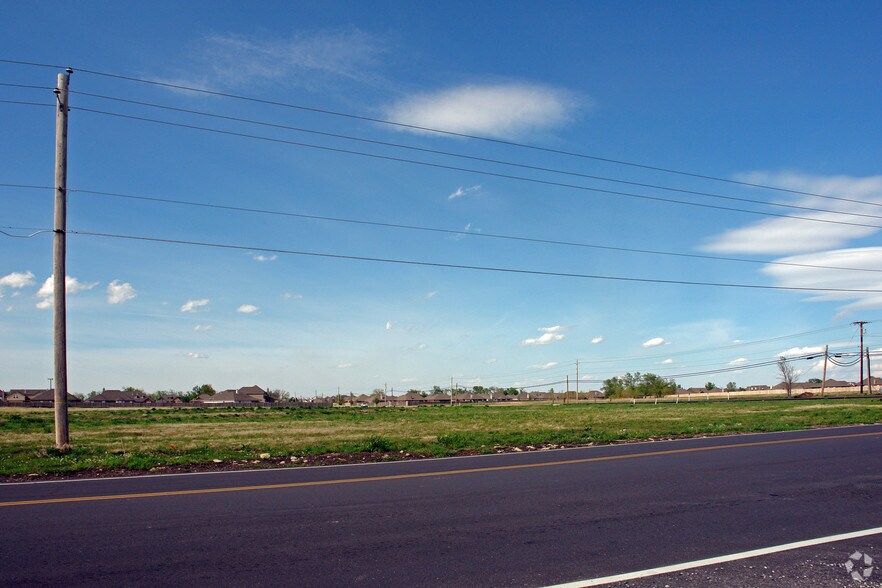 S 193rd Ave, Broken Arrow, OK for sale - Building Photo - Image 1 of 5