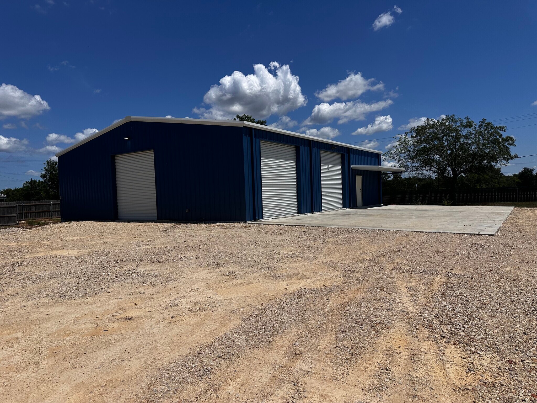 52 Crawford Dr, Victoria, TX for lease Primary Photo- Image 1 of 16