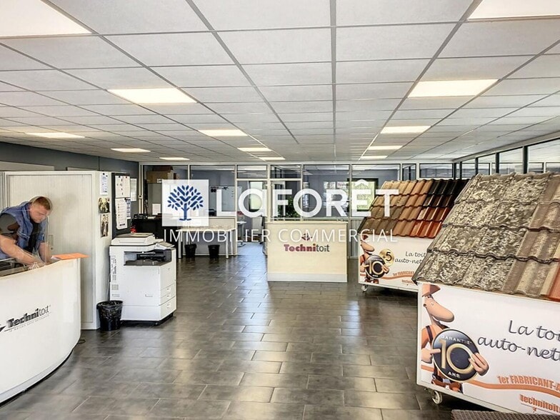 Flex in Roncq for sale - Building Photo - Image 3 of 6