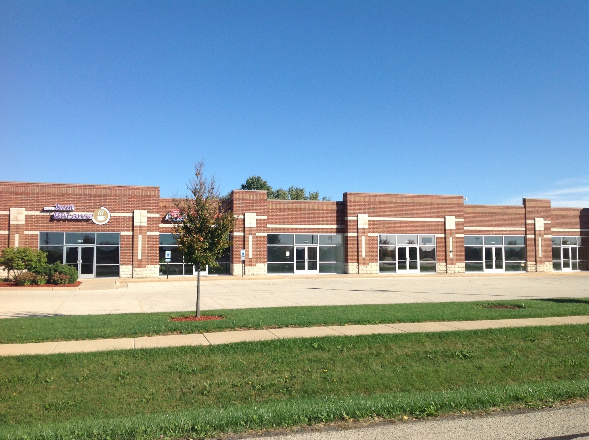 3963 W Riverside Blvd, Rockford, IL for sale Primary Photo- Image 1 of 1