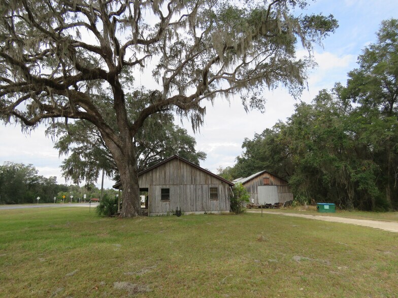 1401 Main St, Chiefland, FL à vendre - Photo du bâtiment - Image 3 de 9