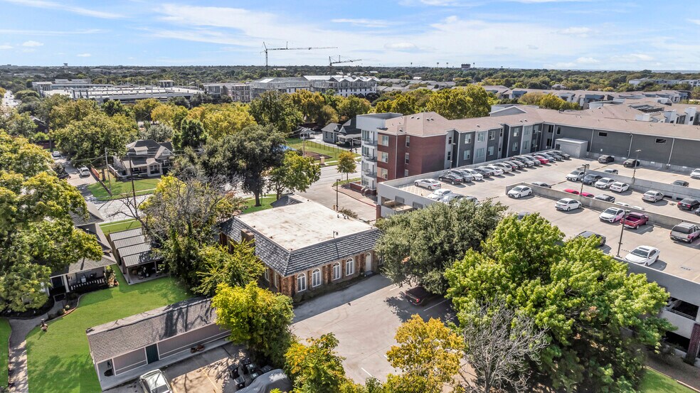 721 W Abram St, Arlington, TX à louer - Photo du bâtiment - Image 1 de 34