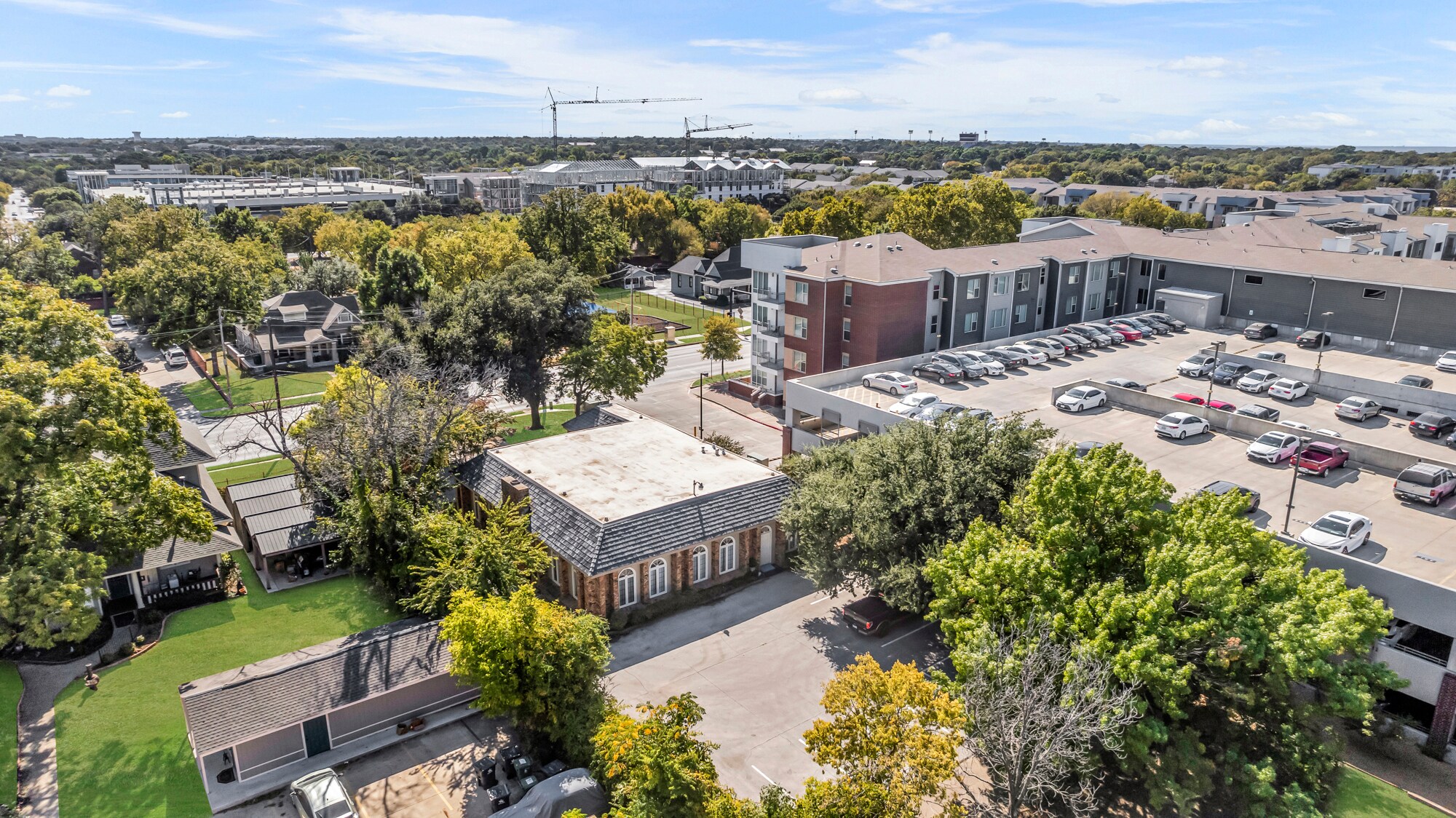 721 W Abram St, Arlington, TX à louer Photo du bâtiment- Image 1 de 35