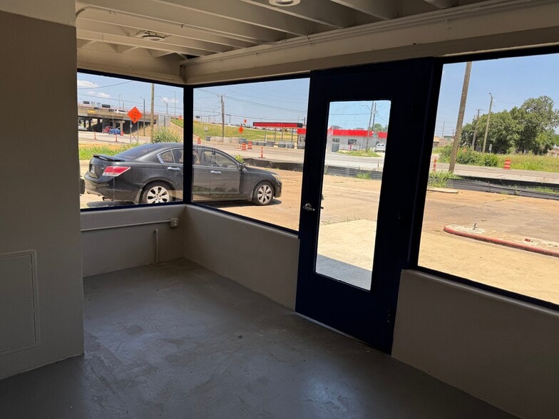 6200 E Rosedale St, Fort Worth, TX à louer - Photo du bâtiment - Image 2 de 16